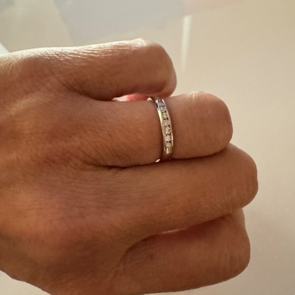 DIAMOND BAND ONLY. Stunning Natural White Diamond band, 14k White Gold, Size 6 - Picture 5 of 5